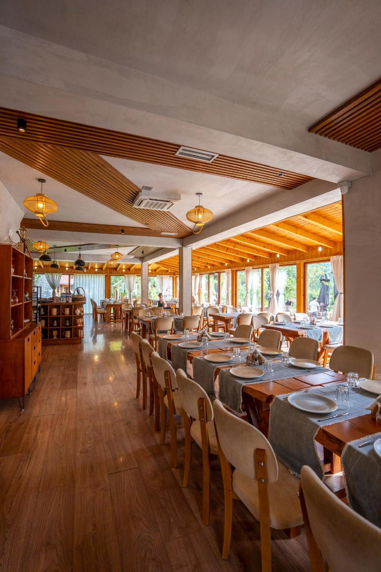 Hotel Restaurant Alpet Theth Exterior foto